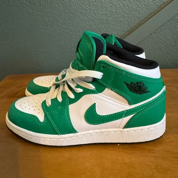 Nike high top dunks. Green and white. - Picture 5 of 6